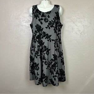 Crescent‎ Black Floral Midi Dress